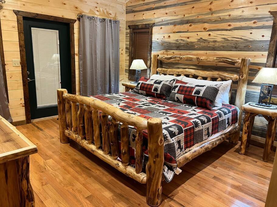 * * 4 Master Bedrooms, Views, Theater, Arcade, Evc 蓋特林堡 外观 照片