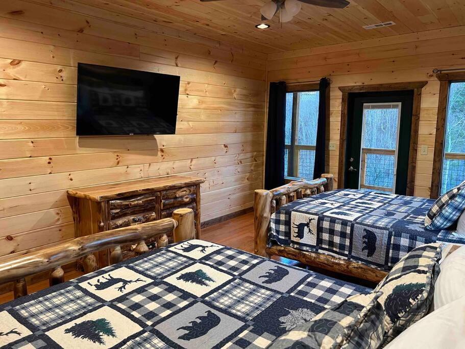 * * 4 Master Bedrooms, Views, Theater, Arcade, Evc 蓋特林堡 外观 照片