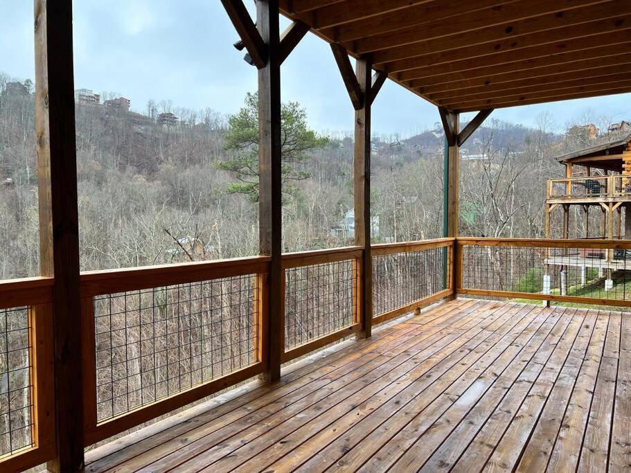 * * 4 Master Bedrooms, Views, Theater, Arcade, Evc 蓋特林堡 外观 照片